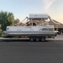 27' PONTOON BOAT