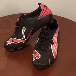 Puma Soccer Cleats.  Size. 3y. /. 22 Cm