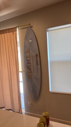 Oliver gal surfboard