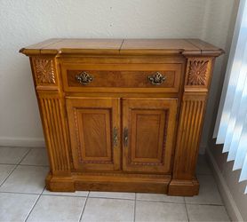 Traditional wood a server Cabinet
