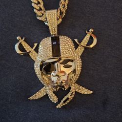 Las Vegas Raiders Large Iced Out Rhinestone Pendant Logo with 28 Inch 15mm Necklace