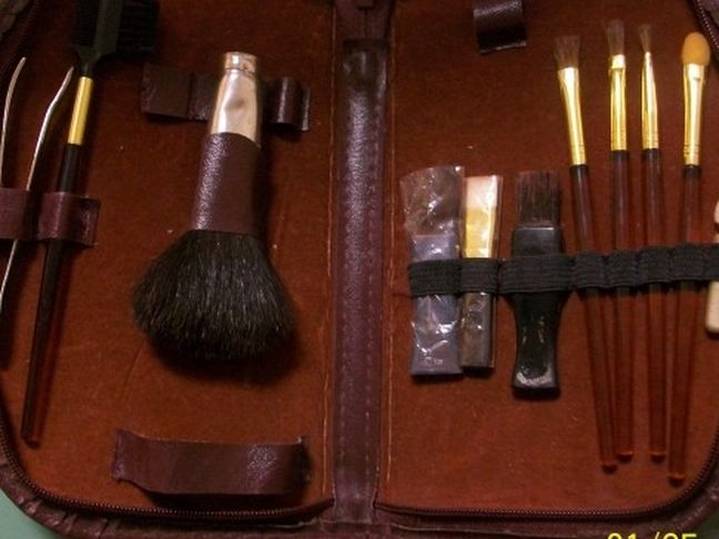 Vintage Cosmetic Purse Brush makeup kit brush zipper up pouch bag Brown 1950