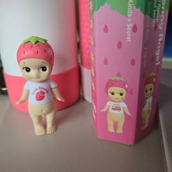 Sonny Angel Seoul strawberry love sweets toy decor