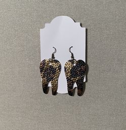 Earings teeth shape