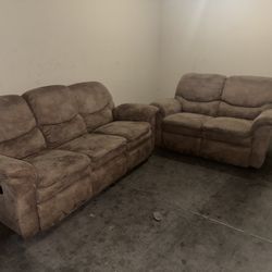 LA-Z-BOY SOFA AND LOVESEAT