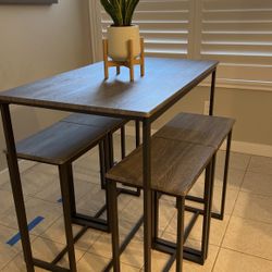 Small Gray Table With 4 Stools