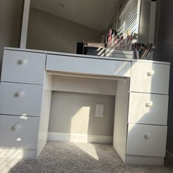  Makeup Vanity