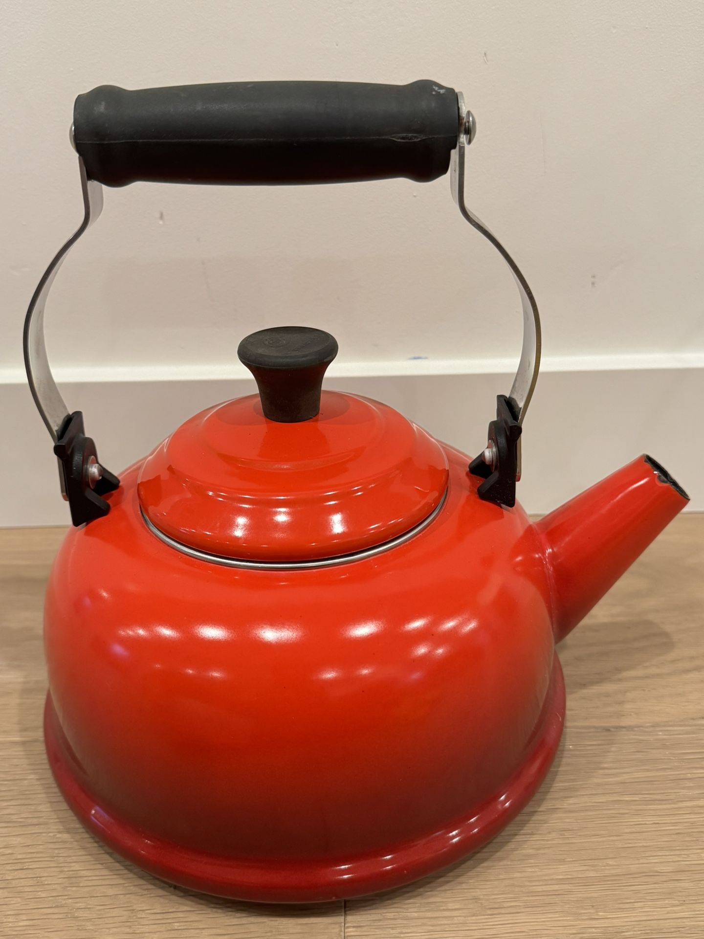 Le Creuset Red Classic Tea Kettle