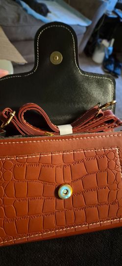 Weapons purse.