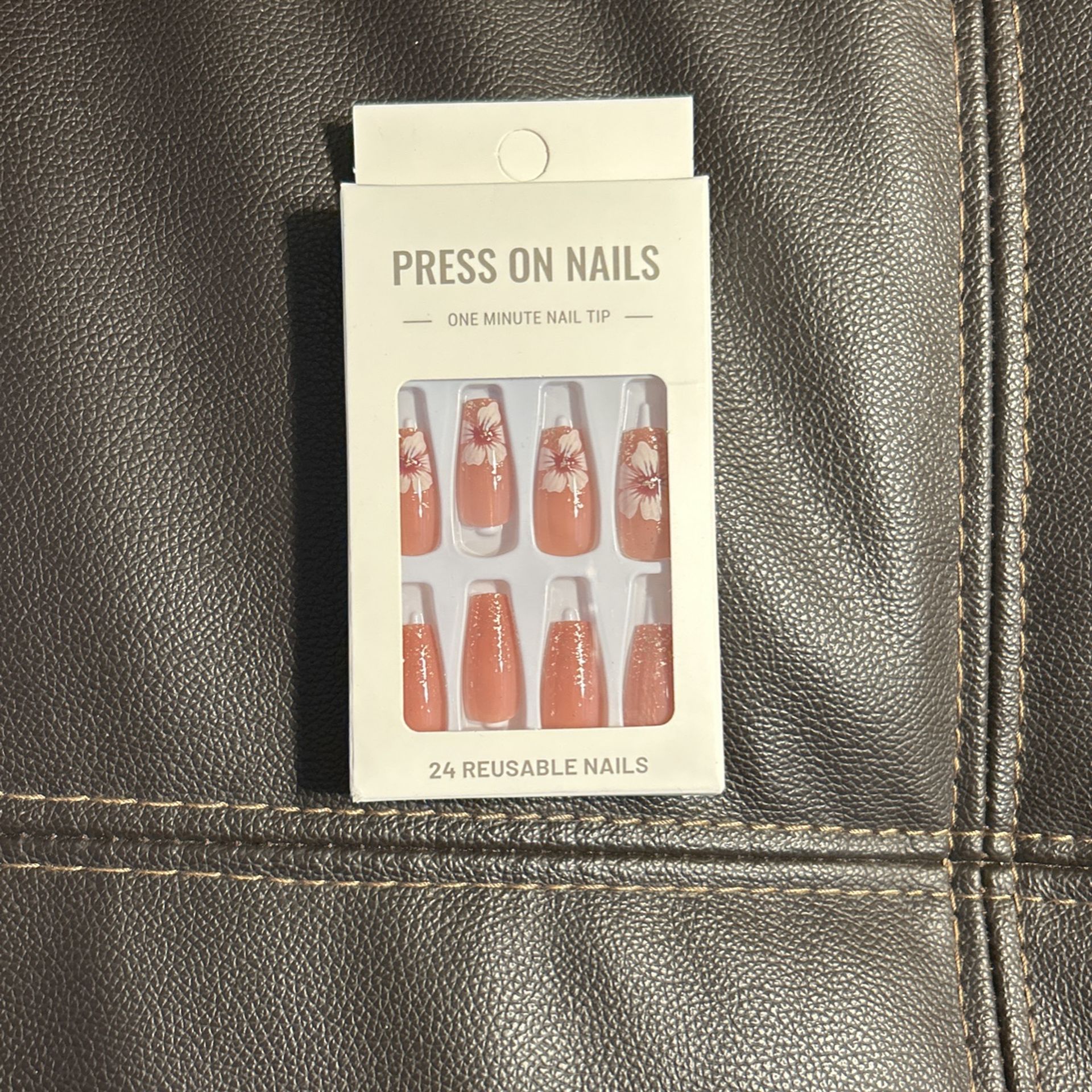 24 Pieces Press On Nails