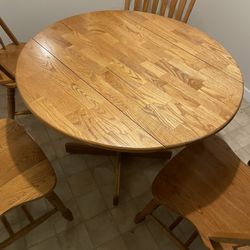 Round Wood Dinner Table W/ 4 Chairs