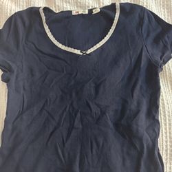 XL Levi’s Ruffle Bow Shirt