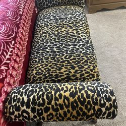 Sillón  Con Reclinado De Pies Y   Chaisse Sillón  3  Piezas De Leopardo Antique. $800.