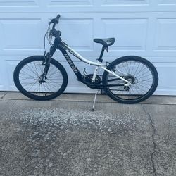 SPECIALIZED HOTROCK 24 MT. Bike 21 Speed
