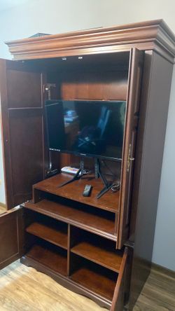 Television cabinet