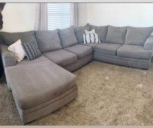 America furniture home store sectional