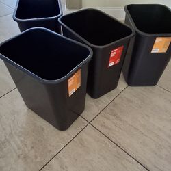 SMALL BLACK WASTE BASKET