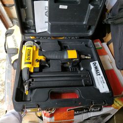 Dewalt DWFP12233 BRAD NAILER 18GA