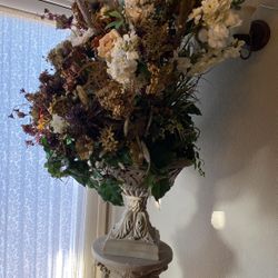 4ft Really Pretty Flower Vase With Stand 