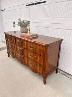 Vintage Thomasville Dresser