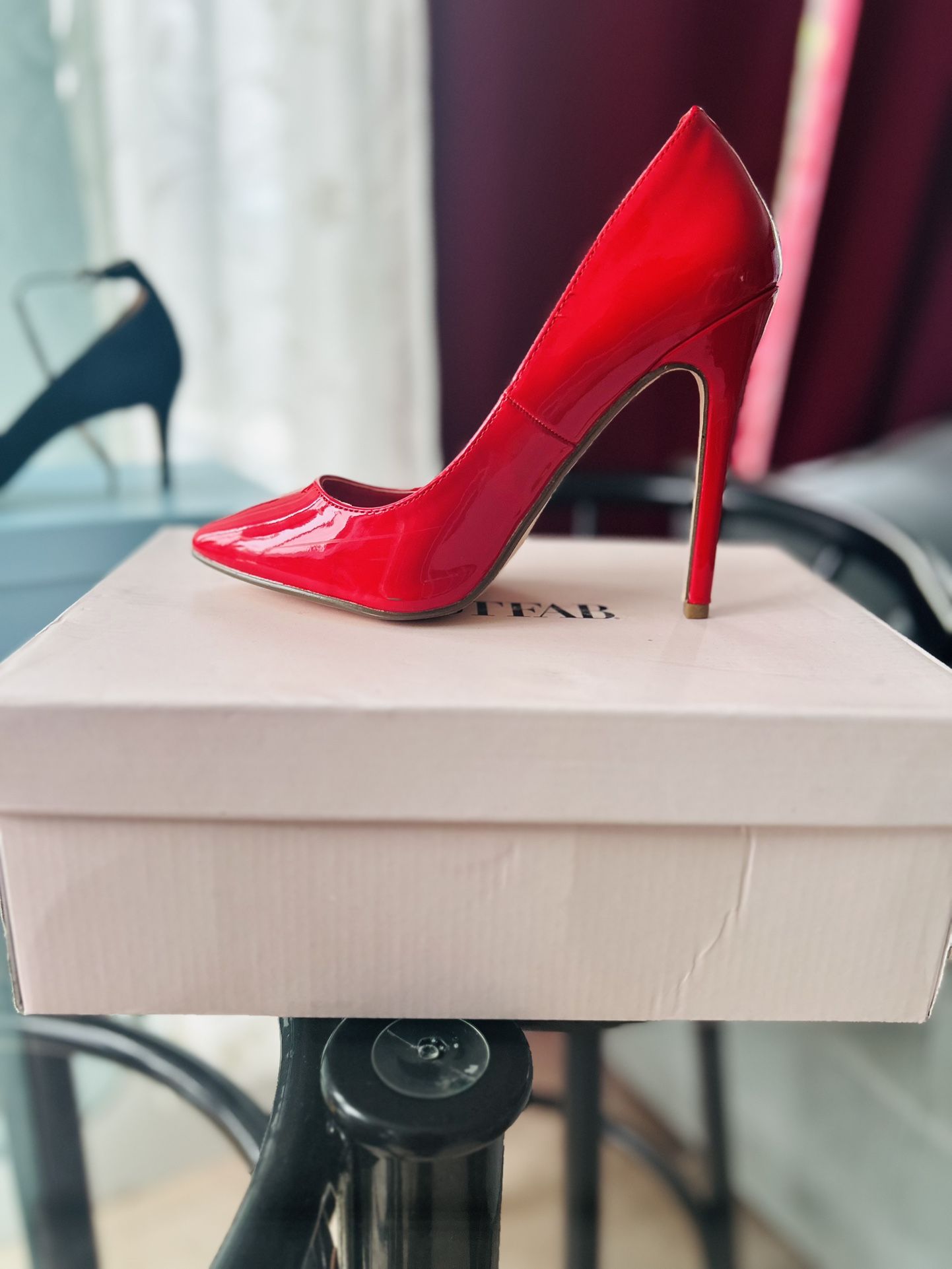 PUMPS JODA RED HEELS