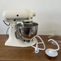 5qt Cream-Colored KitchenAid Mixer (325watt)