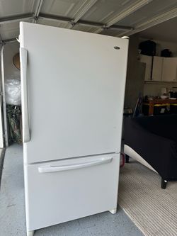 Amana refrigerator
