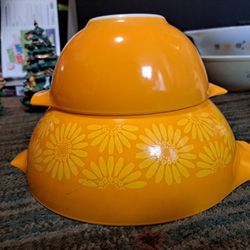 Pyrex Sunflower Cinderella Bowls 