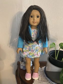 AMERICAN GIRL DOLL