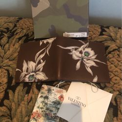 Valentino Garavani Leath Wallet .New