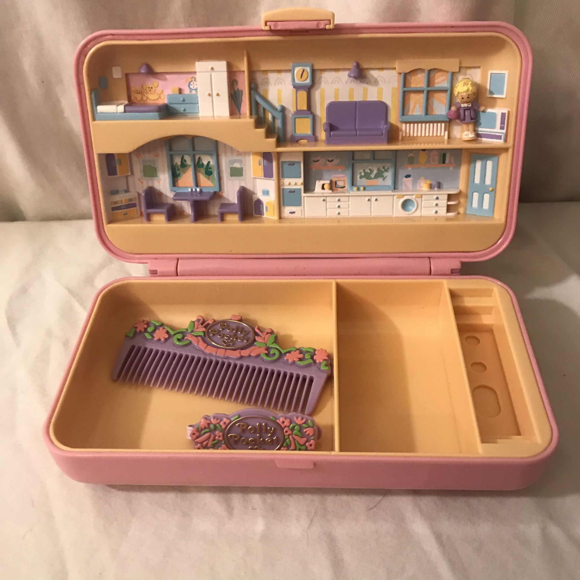 Vintage Collectible 1990 Bluebird Toys Company Polly Pocket Hair Pink Compact Play Set
