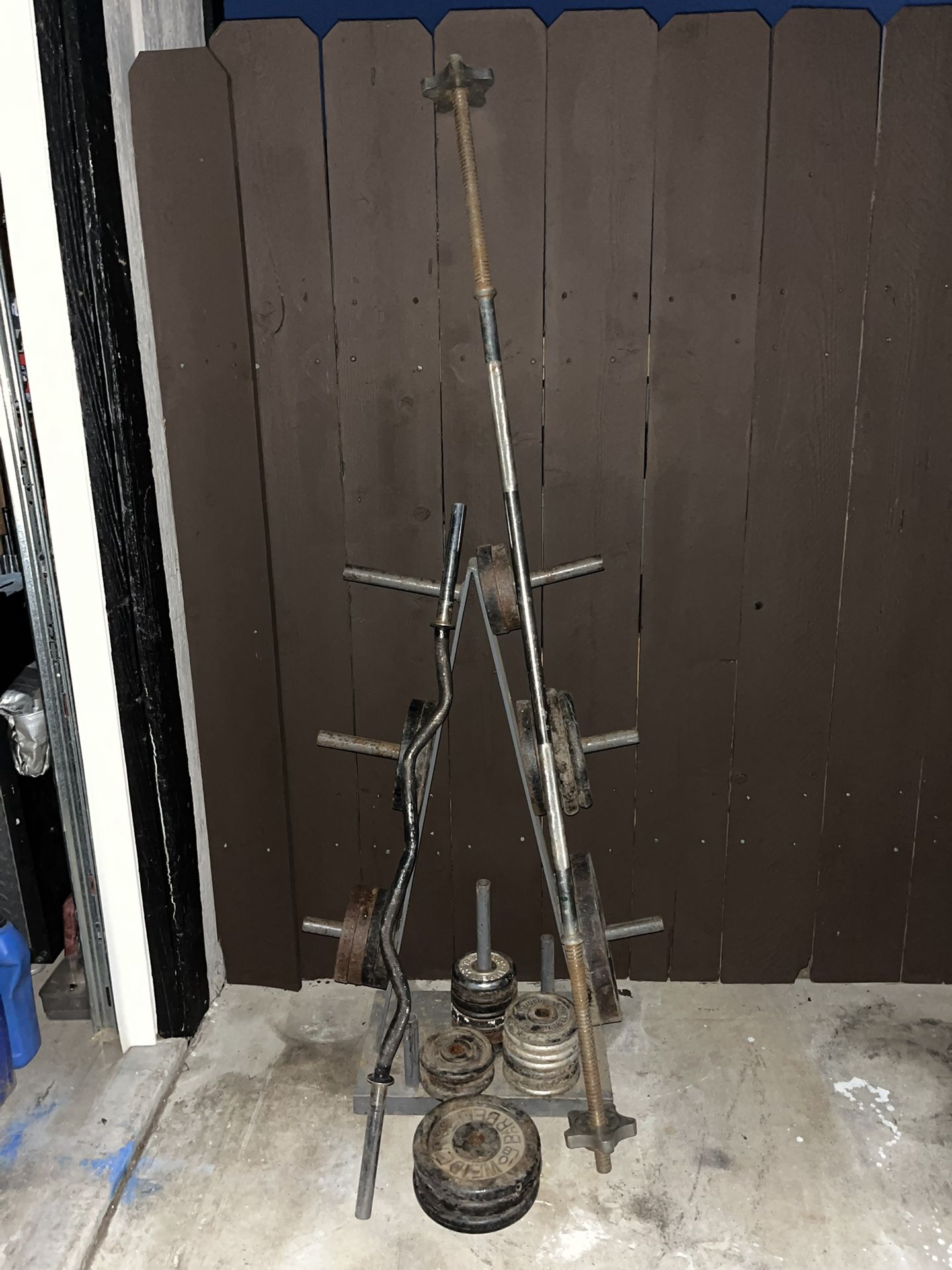 233 ½ lb Weights w/ Deadlift Bar, & Weight Tree