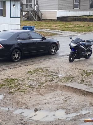 Photo 2006 ford fusion and a gsxr 2001 600 cc w/ lil some done to it