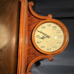 Howard Miller 635-114  Dual Chime Westminster Cherry Mantle Clock *