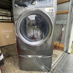 Electrolux Front Load Washer With Pedestal 
