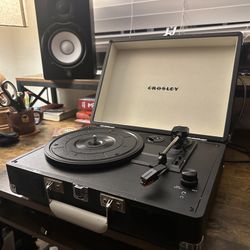 Crosley Voyager Vinyl Player