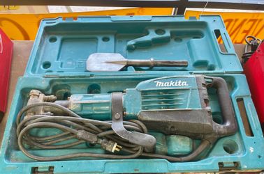 Makita HM1307CB 35lb Demolition Hammer 1-1/8” Hex Concrete Breaker w/Case