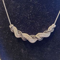 BEAUTIFUL BLACK & WHITE DIAMOND NECKLACE 