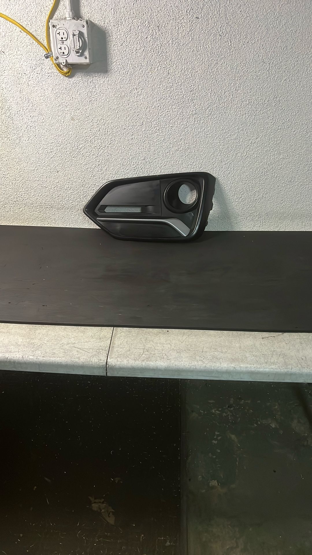 2017-2019 HONDA CIVIC HATCHBACK FRONT RIGHT FOG LIGHT COVER GRILLE OEM 71103-TGG