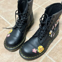 Doc Marten Boots Sz 8
