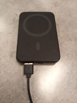 ENERGIZER Ultimate Lithium 5000mAh WIRELESS Power Bank! PORTABLE BATTERY CHARGER! With 3 PORTS! LED Lights!