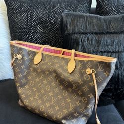 Authentic Louis Vuitton Mm Neverfull $1200