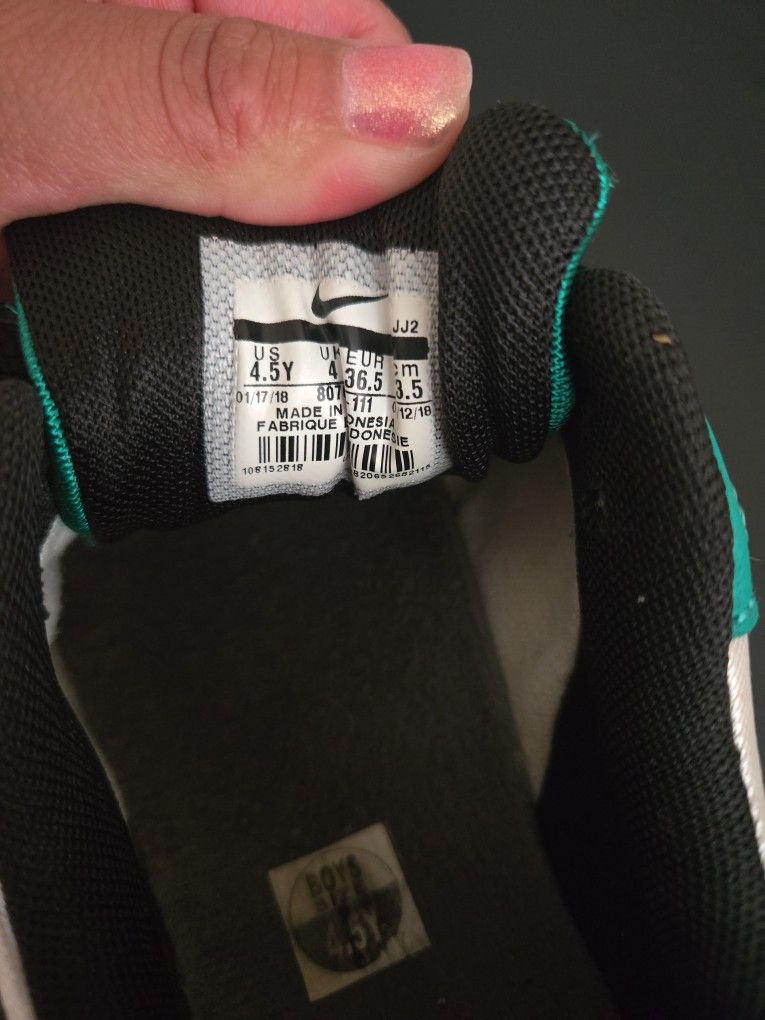 Nike Shoes Size 4.5Y