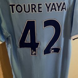 Yaya Toure Manchester City Jersey BNWT LARGE 