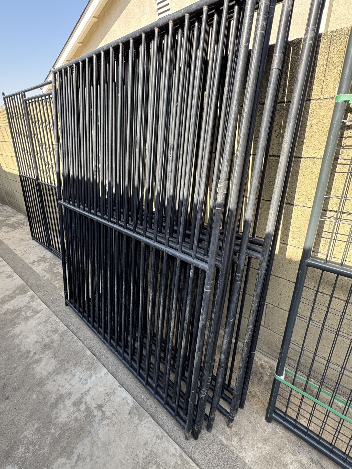 Welded Tubular Steel Dog Kennel