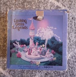 Enesco Looking Glass Legends The Queen's Garden