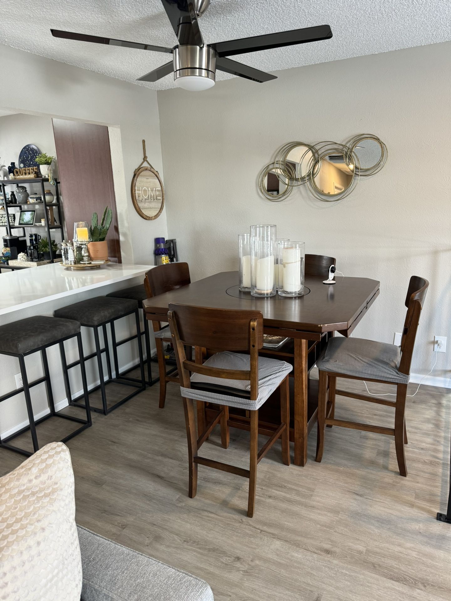 Breakfast Nook Table/chairs