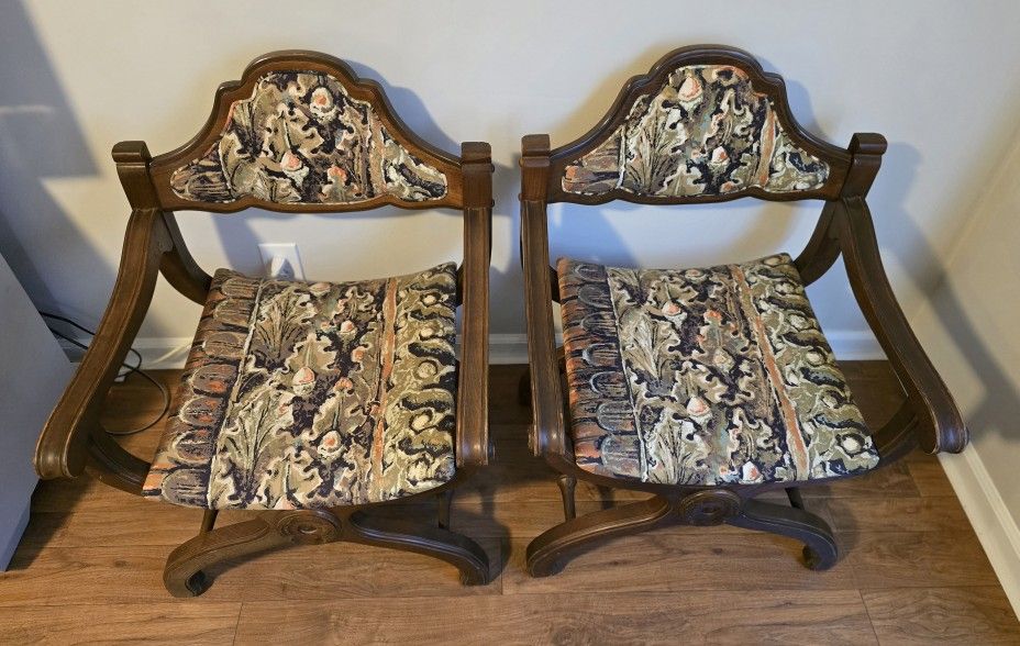 Set Of Vintage Dantesca Chairs