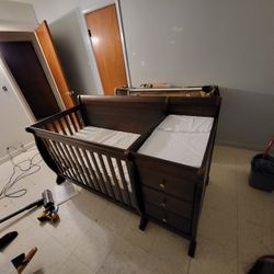 Crib With Changing Station