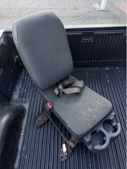 2006 Chevy Silverado Middle Seat